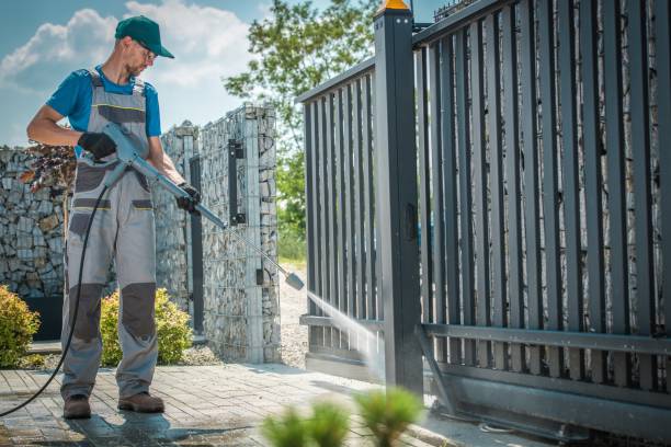 Best Animal Enclosure Cleaning  in Cabana Colony, FL