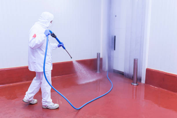 Best Animal Enclosure Cleaning  in Cabana Colony, FL